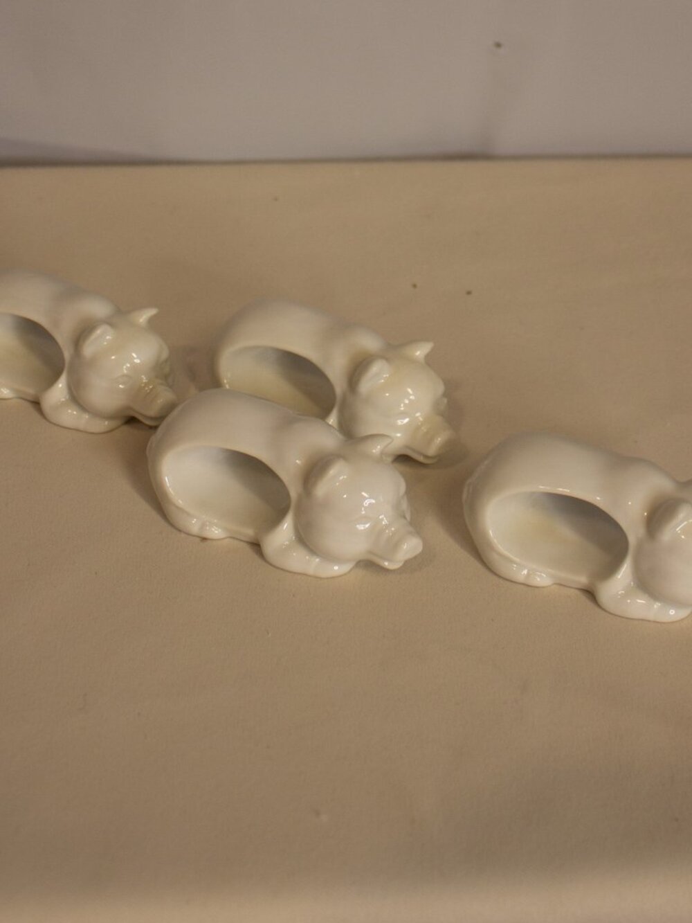Set of 4 Ceramic Pig Napkin Holders – White Farmhouse Décor